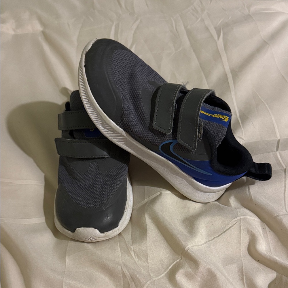 Nike Kids' Gray and Blue Sneakers EUC